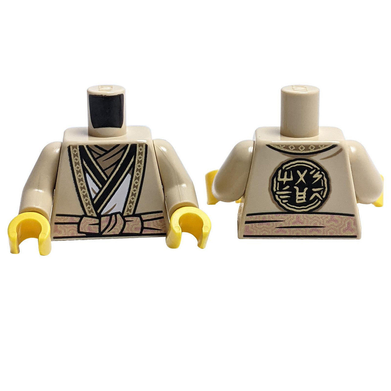 Torso Gewaad met Gouden Boorden, Witte Tuniek, Donkerbruine Sjaal, Koperen Sjerp, Ninjago Logogram 'MEESTER' op Achterkant