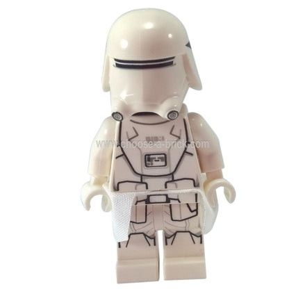 first-order-snowtrooper-with-kama