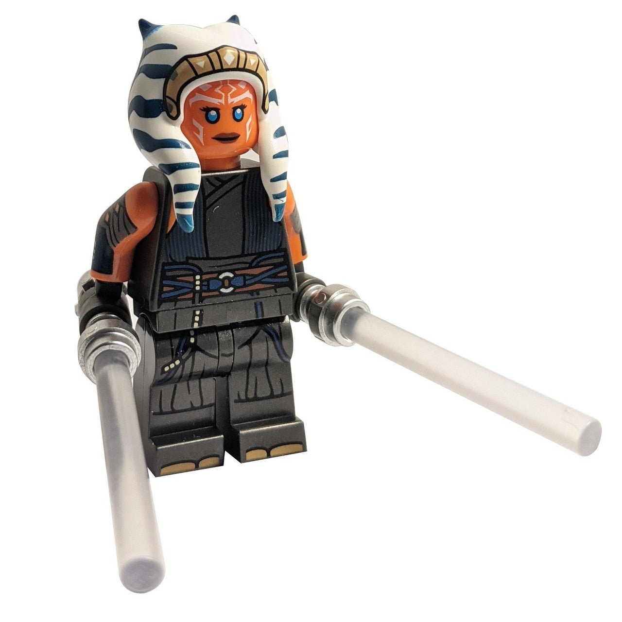 Ahsoka Tano (Adulta) - Brazos impresos con arma 